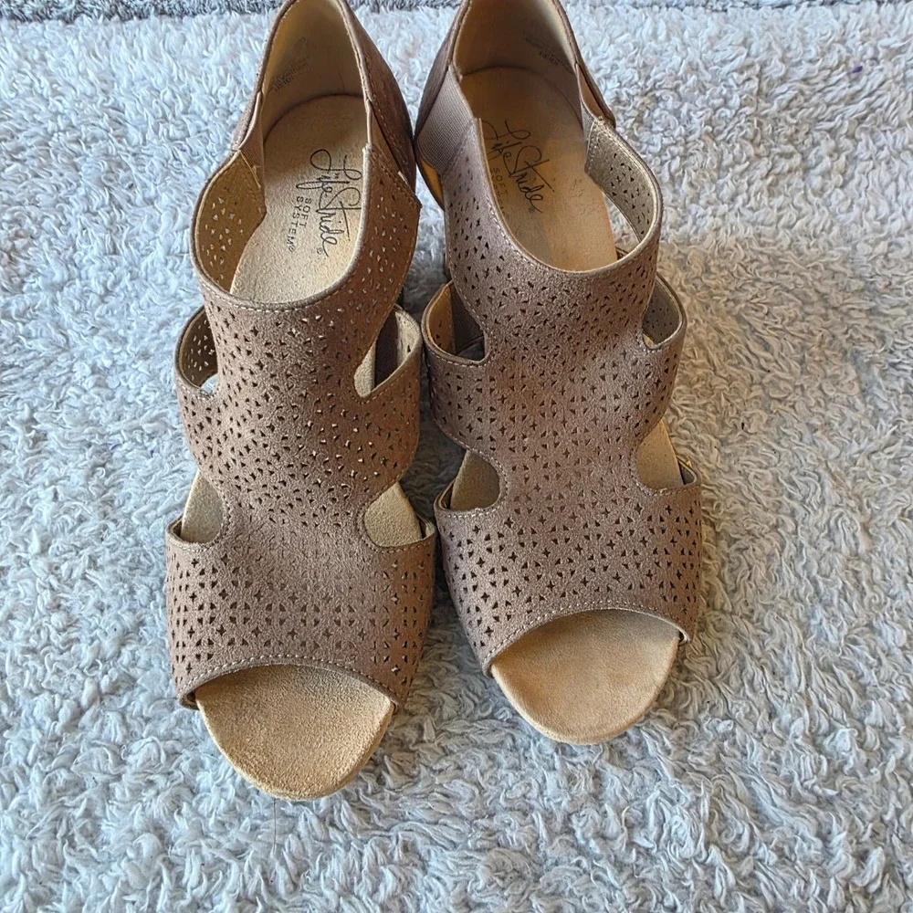 Life Stride Wedges‎ Heels Brown Faux Suede Laser Cutout Comfort Sandals 7.5M